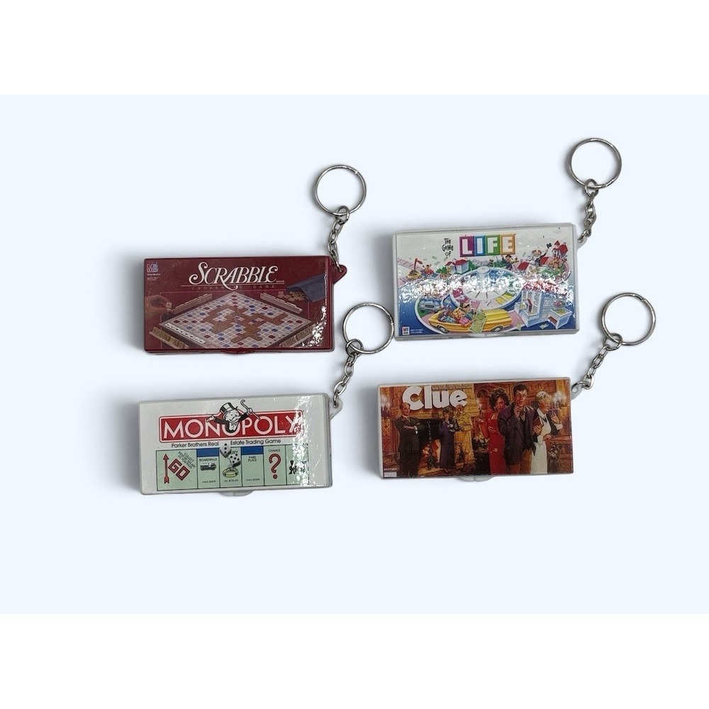 VINTAGE MINIATURE GAMES KEYCHAINS CLUE MONOPOLY SCRABBLE LIFE